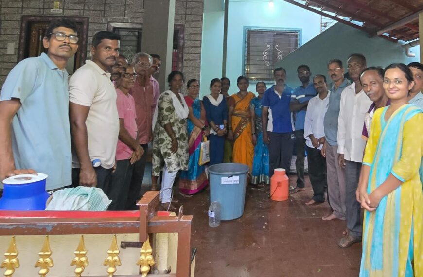 आवळेगावात ‘गोकृपा अमृतम’चे प्रात्यक्षिक; शेतकऱ्यांना सेंद्रिय शेतीचे मार्गदर्शन!